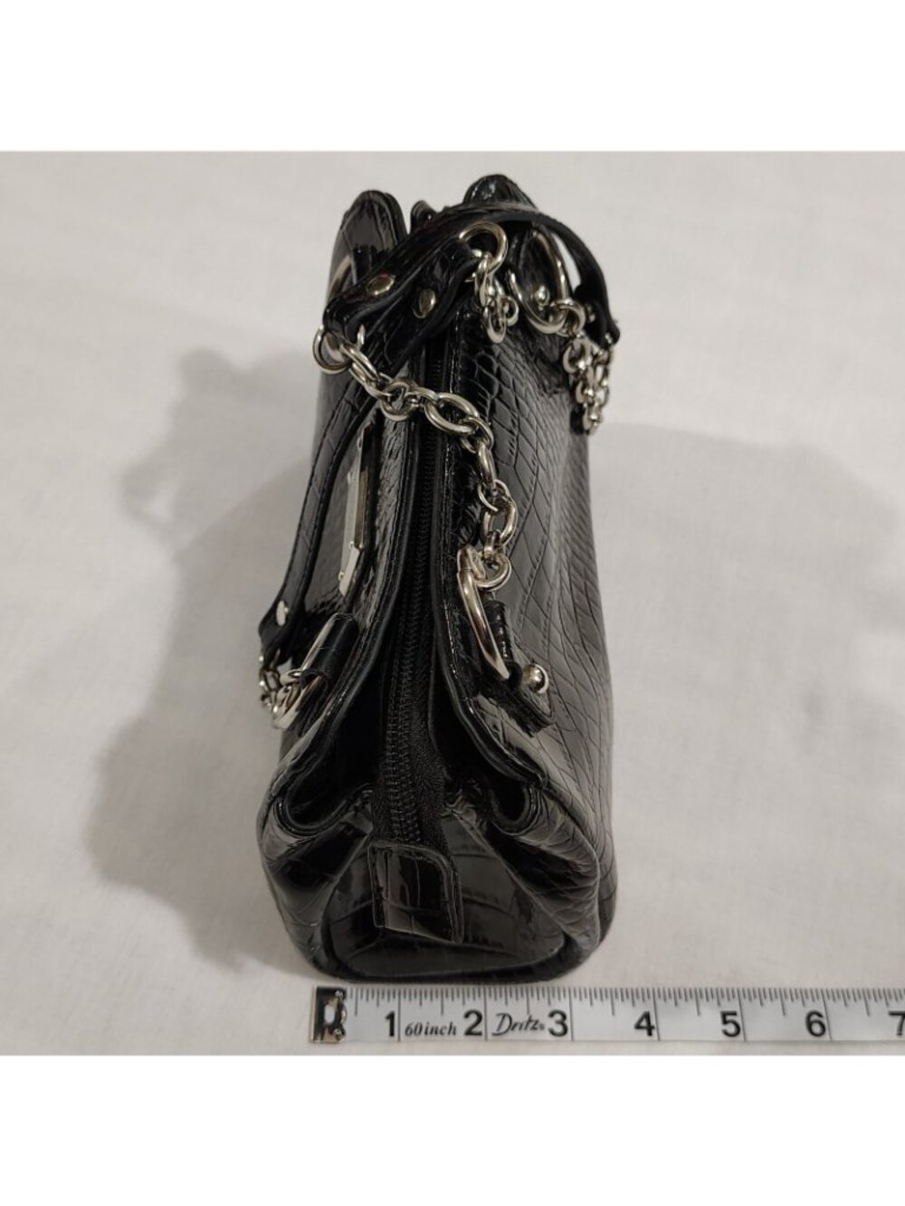 Liz Claiborne Handbag Purse Black 9"x6" Faux Croc Leather Shiny Pockets Chain - Picture 10 of 16
